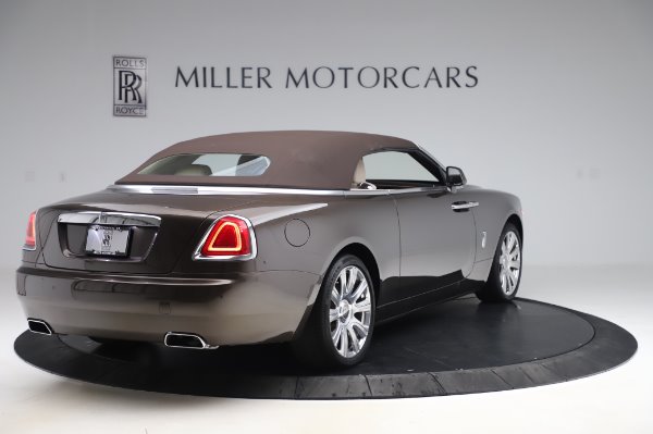 Used 2017 Rolls-Royce Dawn Base for sale $248,900 at Alfa Romeo of Greenwich in Greenwich CT 06830 17