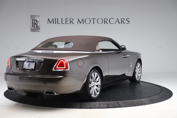 Used 2017 Rolls-Royce Dawn for sale Sold at Alfa Romeo of Greenwich in Greenwich CT 06830 17