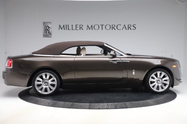 Used 2017 Rolls-Royce Dawn for sale Sold at Alfa Romeo of Greenwich in Greenwich CT 06830 18