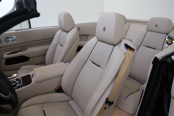 Used 2017 Rolls-Royce Dawn Base for sale $248,900 at Alfa Romeo of Greenwich in Greenwich CT 06830 21