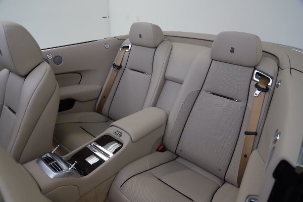 Used 2017 Rolls-Royce Dawn Base for sale $248,900 at Alfa Romeo of Greenwich in Greenwich CT 06830 23
