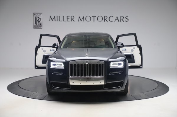 Used 2015 Rolls-Royce Ghost for sale $156,900 at Alfa Romeo of Greenwich in Greenwich CT 06830 11