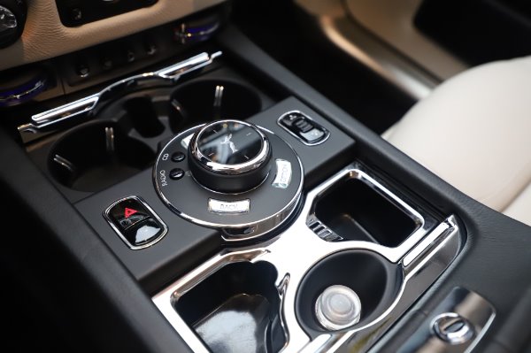 Used 2015 Rolls-Royce Ghost for sale $156,900 at Alfa Romeo of Greenwich in Greenwich CT 06830 21
