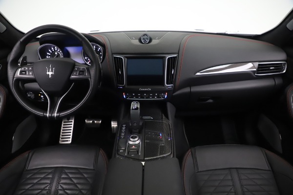 Used 2019 Maserati Levante Trofeo for sale $45,900 at Alfa Romeo of Greenwich in Greenwich CT 06830 15