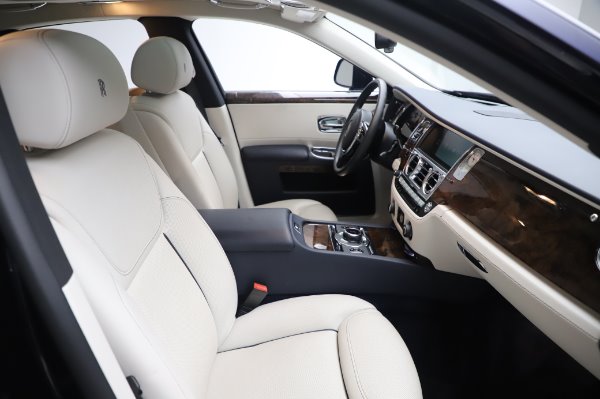 Used 2016 Rolls-Royce Ghost for sale Sold at Alfa Romeo of Greenwich in Greenwich CT 06830 13