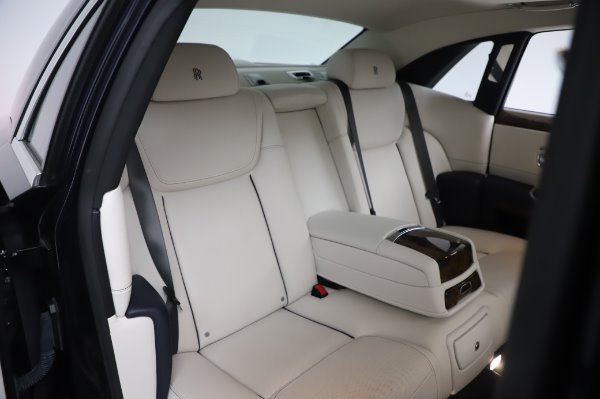 Used 2016 Rolls-Royce Ghost for sale Sold at Alfa Romeo of Greenwich in Greenwich CT 06830 15