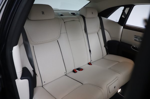 Used 2016 Rolls-Royce Ghost for sale $173,900 at Alfa Romeo of Greenwich in Greenwich CT 06830 17