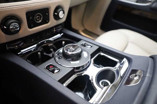 Used 2016 Rolls-Royce Ghost for sale $173,900 at Alfa Romeo of Greenwich in Greenwich CT 06830 21