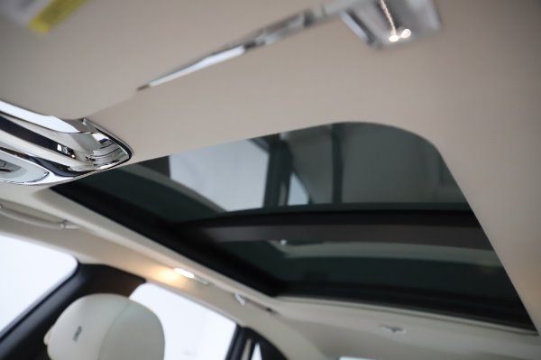 Used 2016 Rolls-Royce Ghost for sale $173,900 at Alfa Romeo of Greenwich in Greenwich CT 06830 26