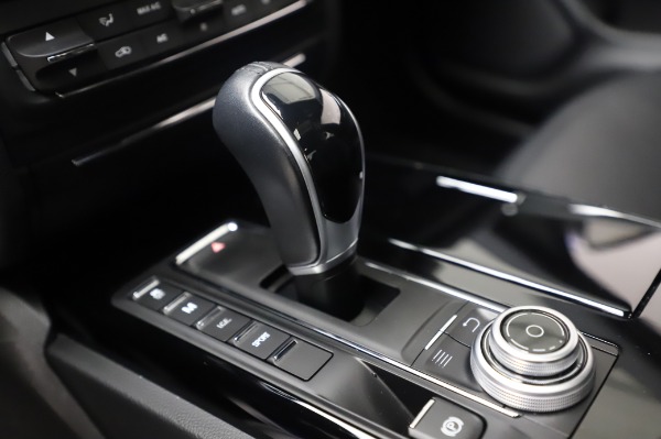 Used 2017 Maserati Ghibli S Q4 for sale Sold at Alfa Romeo of Greenwich in Greenwich CT 06830 24