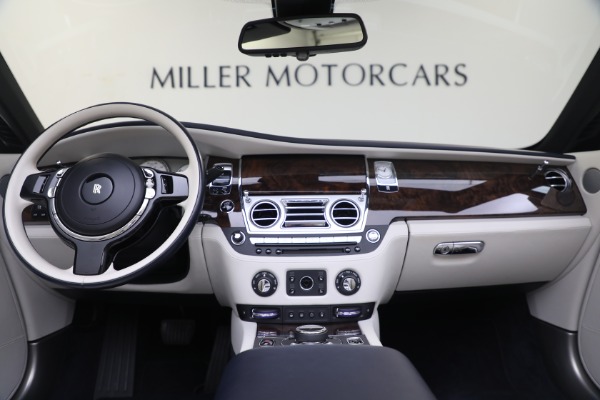 Used 2017 Rolls-Royce Dawn for sale $244,900 at Alfa Romeo of Greenwich in Greenwich CT 06830 4