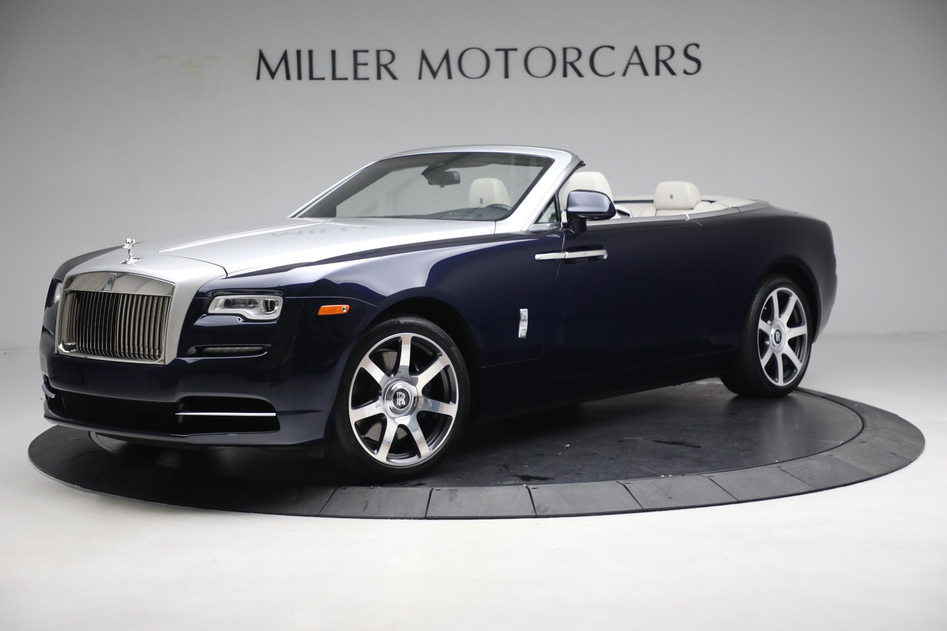 Used 2017 Rolls-Royce Dawn for sale Sold at Alfa Romeo of Greenwich in Greenwich CT 06830 1