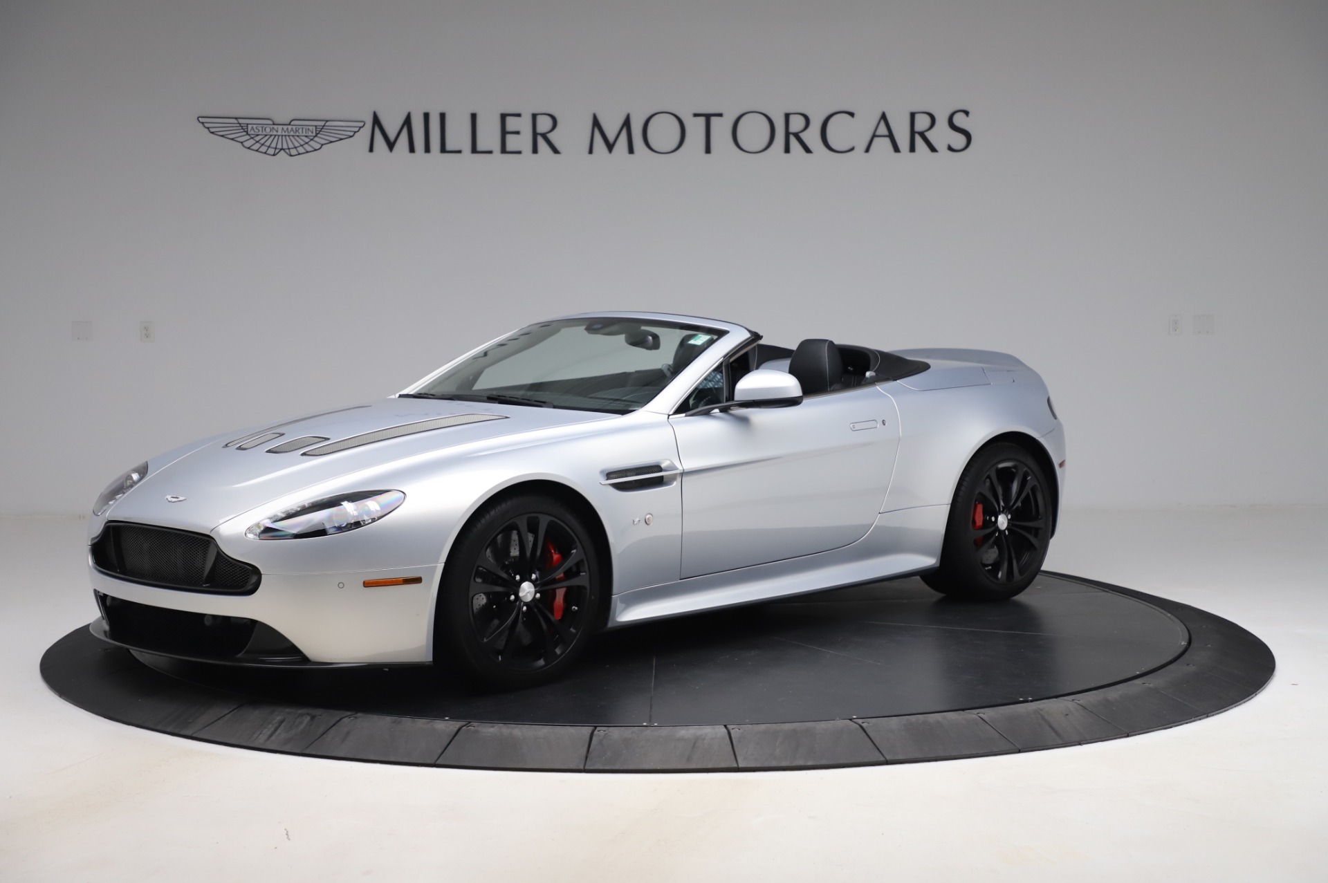 Used 2017 Aston Martin V12 Vantage S Roadster for sale Sold at Alfa Romeo of Greenwich in Greenwich CT 06830 1