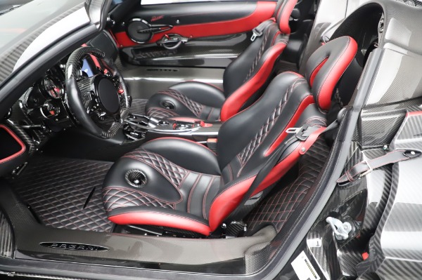 Used 2017 Pagani Huayra Roadster for sale Sold at Alfa Romeo of Greenwich in Greenwich CT 06830 21