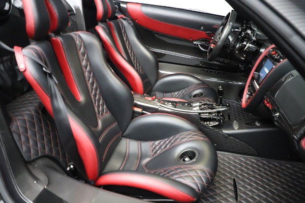 Used 2017 Pagani Huayra Roadster for sale Sold at Alfa Romeo of Greenwich in Greenwich CT 06830 28