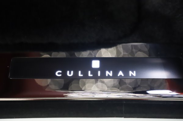 New 2020 Rolls-Royce Cullinan for sale Sold at Alfa Romeo of Greenwich in Greenwich CT 06830 26