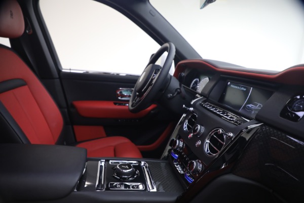 Used 2020 Rolls-Royce Cullinan Black Badge for sale $299,900 at Alfa Romeo of Greenwich in Greenwich CT 06830 22