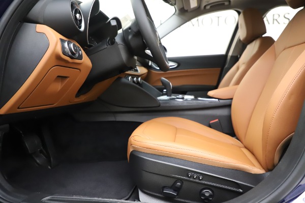 New 2020 Alfa Romeo Giulia Q4 for sale $47,845 at Alfa Romeo of Greenwich in Greenwich CT 06830 13