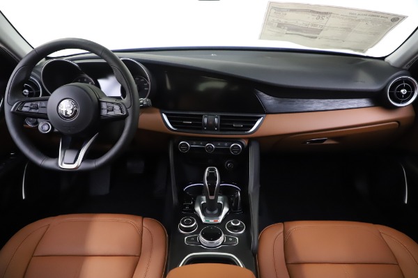 New 2020 Alfa Romeo Giulia Q4 for sale $47,845 at Alfa Romeo of Greenwich in Greenwich CT 06830 15