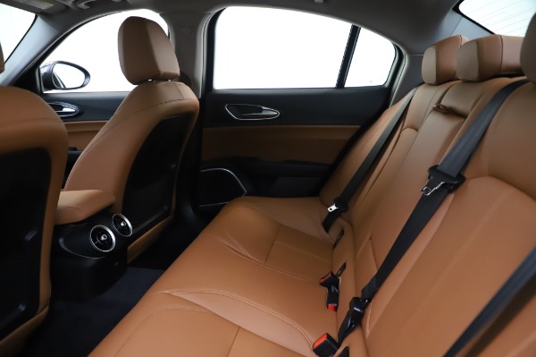 New 2020 Alfa Romeo Giulia Q4 for sale $47,845 at Alfa Romeo of Greenwich in Greenwich CT 06830 18