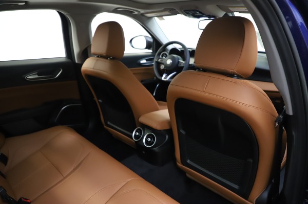 New 2020 Alfa Romeo Giulia Q4 for sale $47,845 at Alfa Romeo of Greenwich in Greenwich CT 06830 27