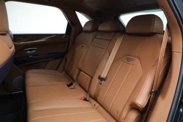 New 2021 Bentley Bentayga V8 for sale $203,205 at Alfa Romeo of Greenwich in Greenwich CT 06830 24