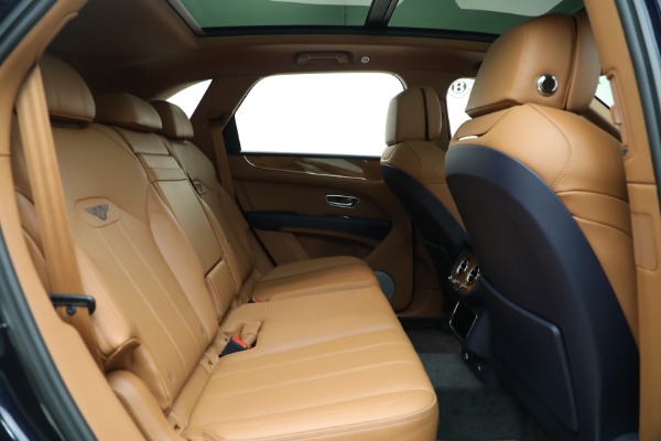 New 2021 Bentley Bentayga V8 for sale $203,205 at Alfa Romeo of Greenwich in Greenwich CT 06830 27