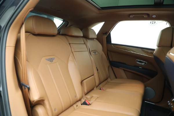 New 2021 Bentley Bentayga V8 for sale $203,205 at Alfa Romeo of Greenwich in Greenwich CT 06830 28