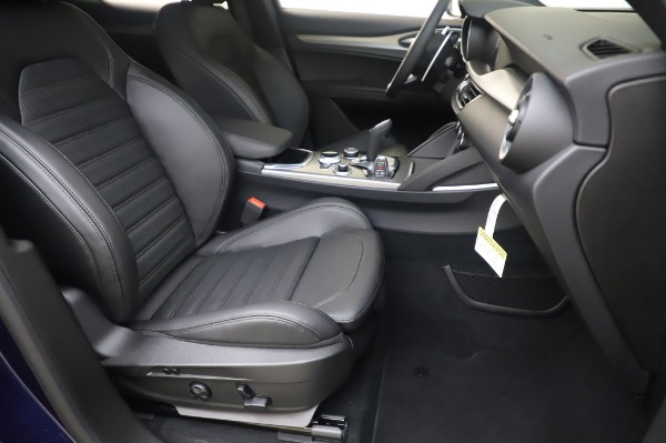 New 2020 Alfa Romeo Stelvio Ti Sport Q4 for sale $55,995 at Alfa Romeo of Greenwich in Greenwich CT 06830 24