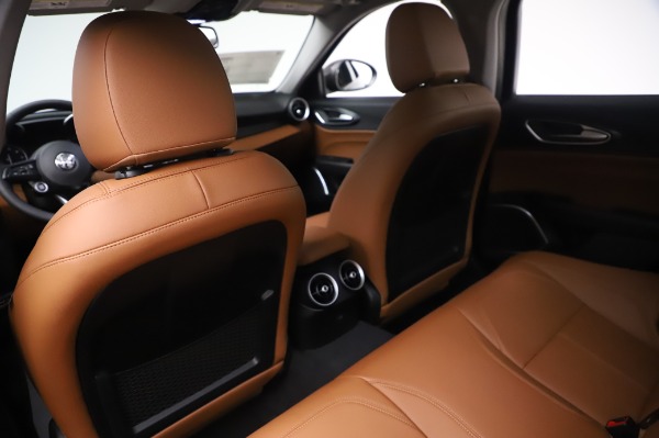 New 2020 Alfa Romeo Giulia Q4 for sale $47,845 at Alfa Romeo of Greenwich in Greenwich CT 06830 20