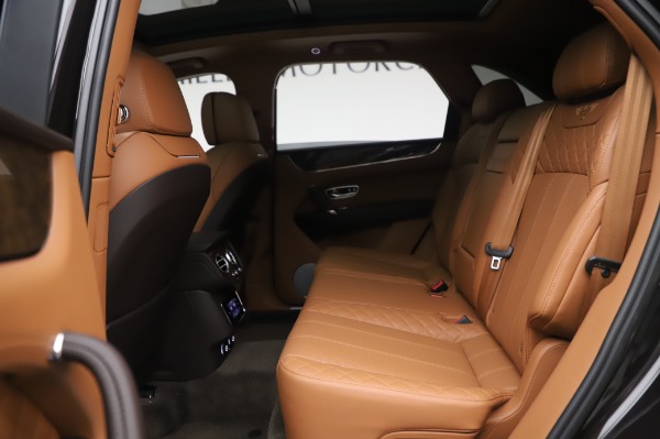 Used 2017 Bentley Bentayga W12 for sale $138,900 at Alfa Romeo of Greenwich in Greenwich CT 06830 21