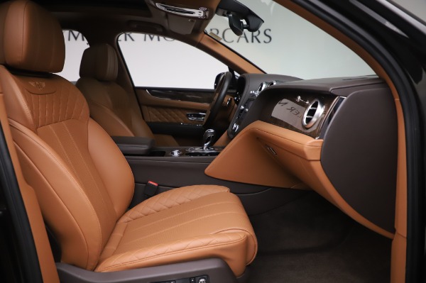 Used 2017 Bentley Bentayga W12 for sale $138,900 at Alfa Romeo of Greenwich in Greenwich CT 06830 26