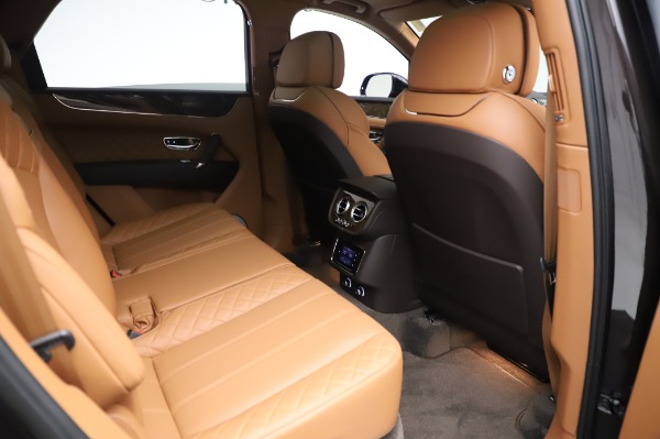 Used 2017 Bentley Bentayga W12 for sale $138,900 at Alfa Romeo of Greenwich in Greenwich CT 06830 28