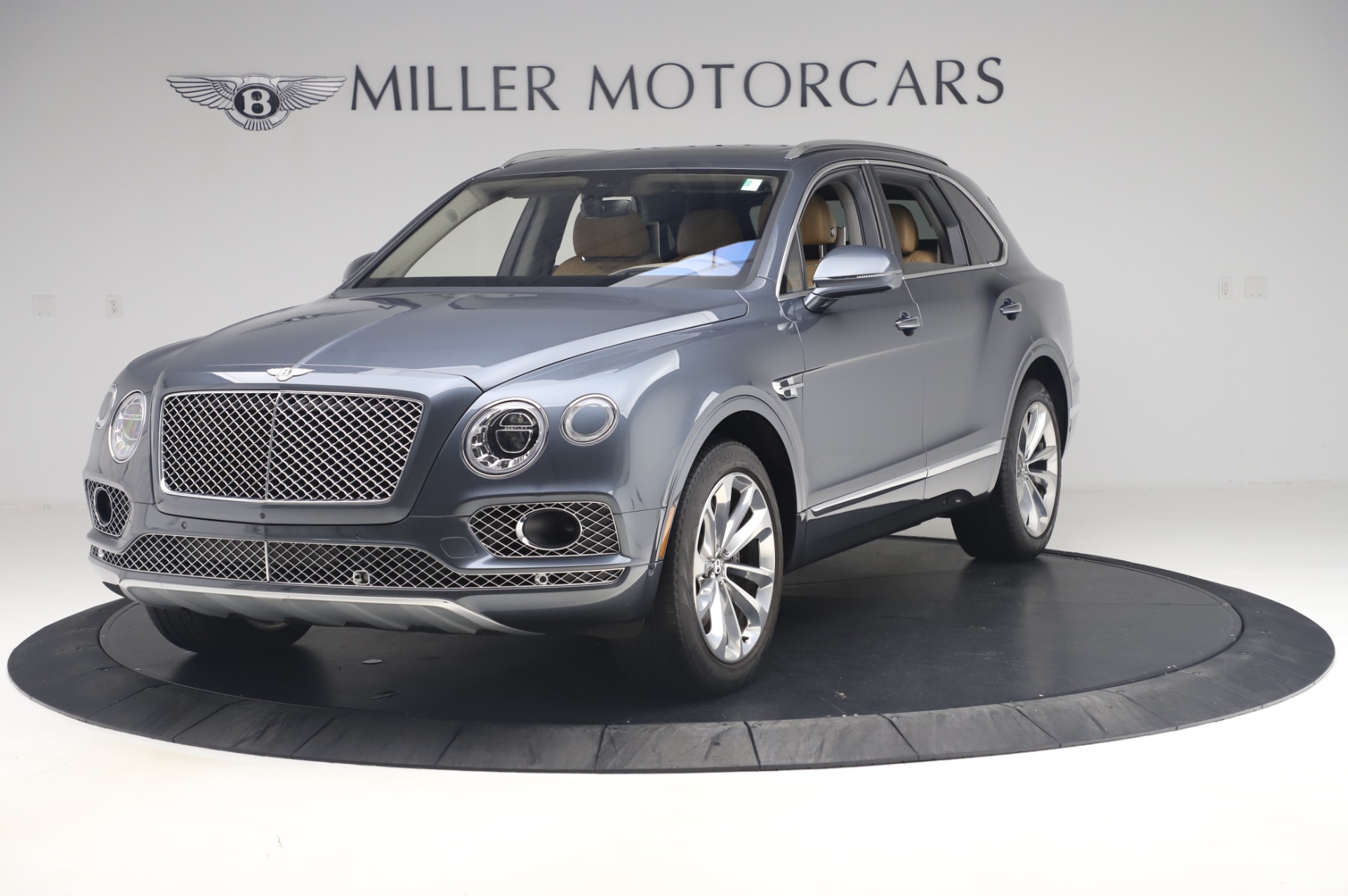 Used 2017 Bentley Bentayga W12 for sale Sold at Alfa Romeo of Greenwich in Greenwich CT 06830 1