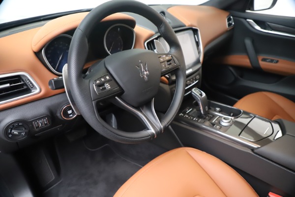New 2020 Maserati Ghibli S Q4 for sale $87,285 at Alfa Romeo of Greenwich in Greenwich CT 06830 13