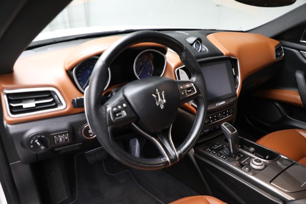 Used 2020 Maserati Ghibli S Q4 for sale Sold at Alfa Romeo of Greenwich in Greenwich CT 06830 24