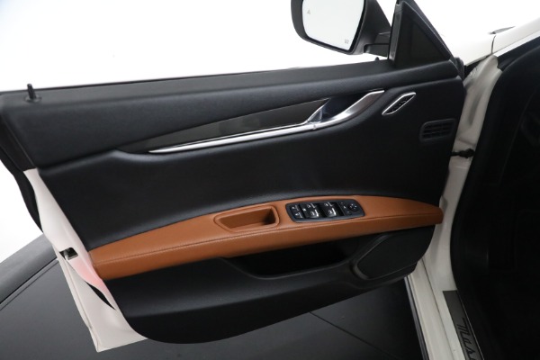 Used 2020 Maserati Ghibli S Q4 for sale Sold at Alfa Romeo of Greenwich in Greenwich CT 06830 27