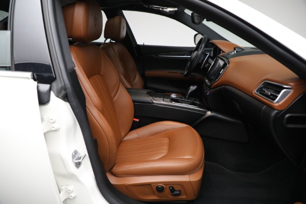 Used 2020 Maserati Ghibli S Q4 for sale Sold at Alfa Romeo of Greenwich in Greenwich CT 06830 28