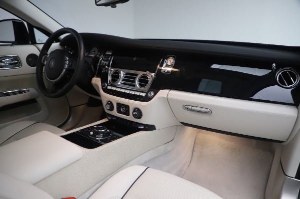 Used 2014 Rolls-Royce Wraith for sale Sold at Alfa Romeo of Greenwich in Greenwich CT 06830 21