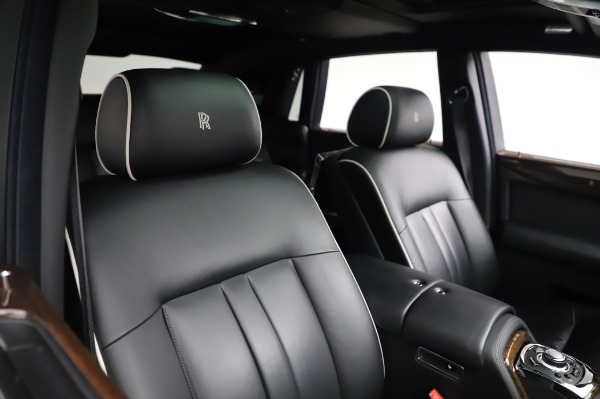 Used 2014 Rolls-Royce Phantom for sale Sold at Alfa Romeo of Greenwich in Greenwich CT 06830 13