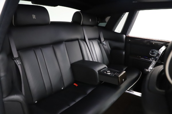 Used 2014 Rolls-Royce Phantom for sale Sold at Alfa Romeo of Greenwich in Greenwich CT 06830 16
