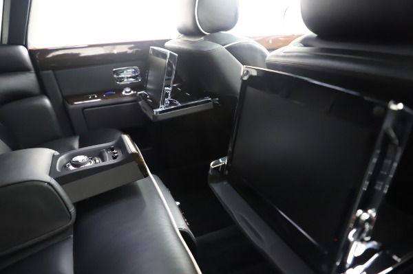 Used 2014 Rolls-Royce Phantom for sale Sold at Alfa Romeo of Greenwich in Greenwich CT 06830 18