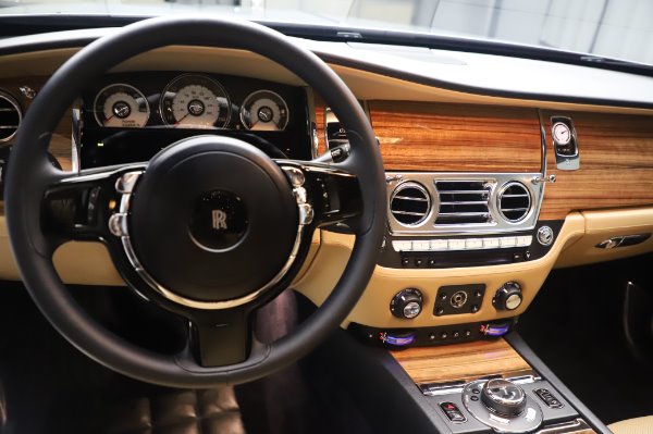 Used 2015 Rolls-Royce Wraith for sale Sold at Alfa Romeo of Greenwich in Greenwich CT 06830 17