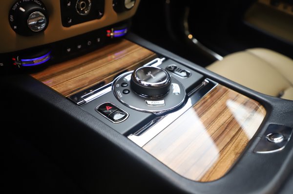 Used 2015 Rolls-Royce Wraith for sale Sold at Alfa Romeo of Greenwich in Greenwich CT 06830 18