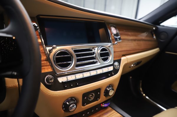Used 2015 Rolls-Royce Wraith for sale Sold at Alfa Romeo of Greenwich in Greenwich CT 06830 21