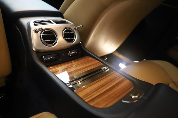 Used 2015 Rolls-Royce Wraith for sale Sold at Alfa Romeo of Greenwich in Greenwich CT 06830 23