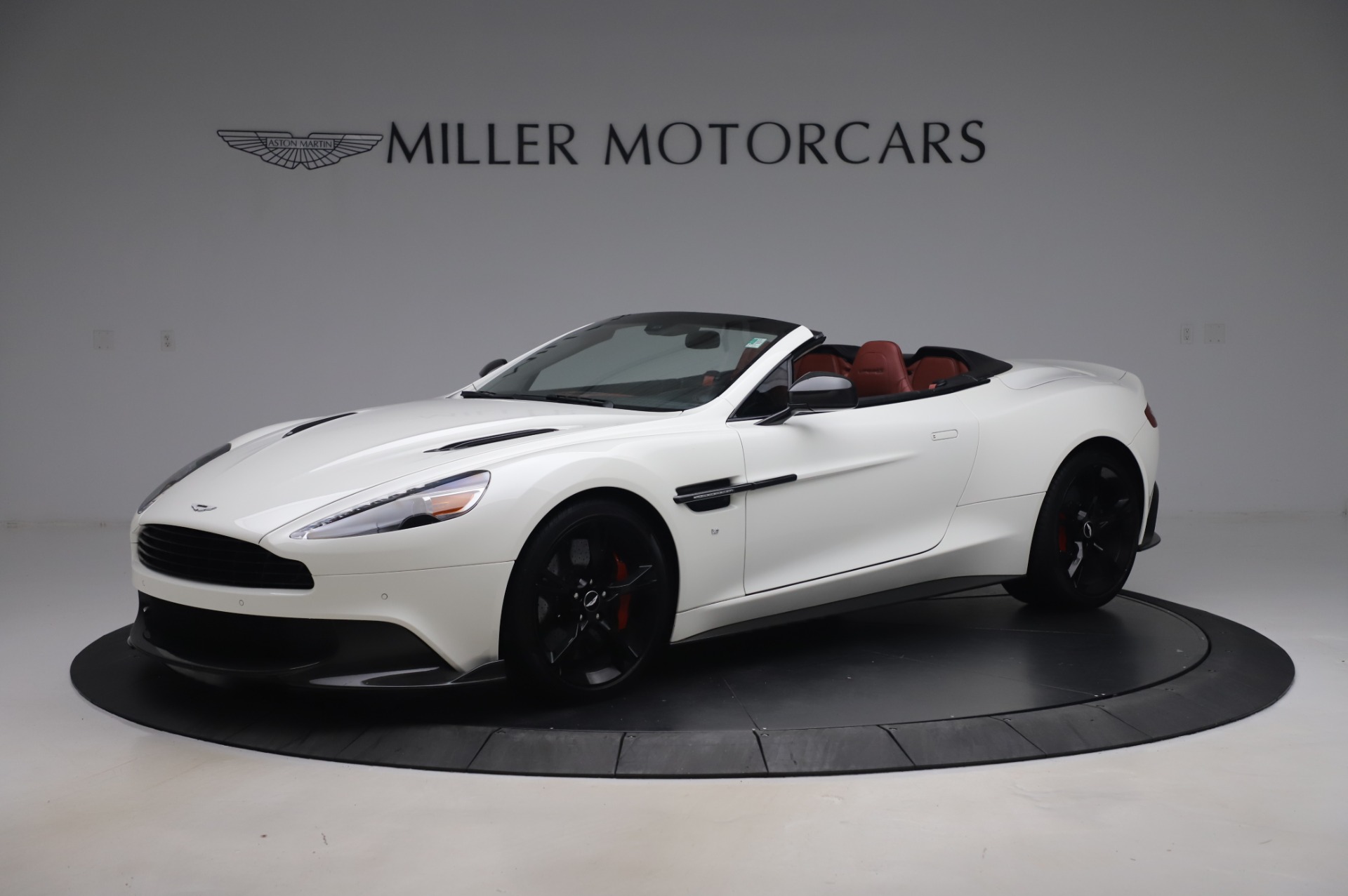 Used 2018 Aston Martin Vanquish Volante for sale Sold at Alfa Romeo of Greenwich in Greenwich CT 06830 1