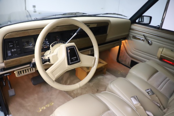 Used 1991 Jeep Grand Wagoneer for sale Sold at Alfa Romeo of Greenwich in Greenwich CT 06830 12