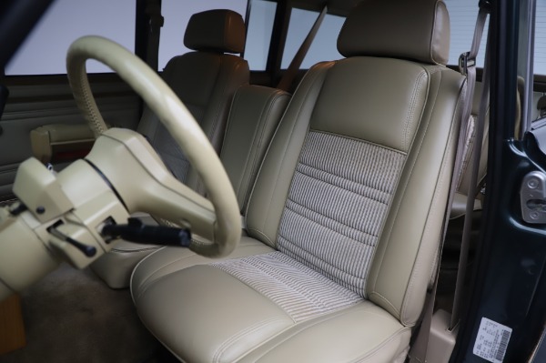 Used 1991 Jeep Grand Wagoneer for sale Sold at Alfa Romeo of Greenwich in Greenwich CT 06830 14