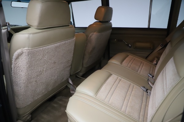 Used 1991 Jeep Grand Wagoneer for sale Sold at Alfa Romeo of Greenwich in Greenwich CT 06830 15